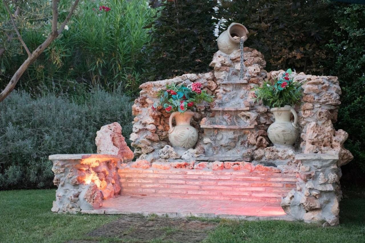 Bed and Breakfast La Vecchia Fontana Del Convento Джулианова Экстерьер фото